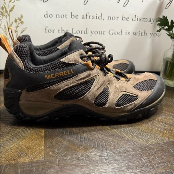 Merrell Brown and Black Hiking Shoes Men SZ 13- like new. Box 13